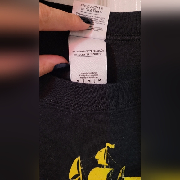 Crew neck - Picture 3 of 3